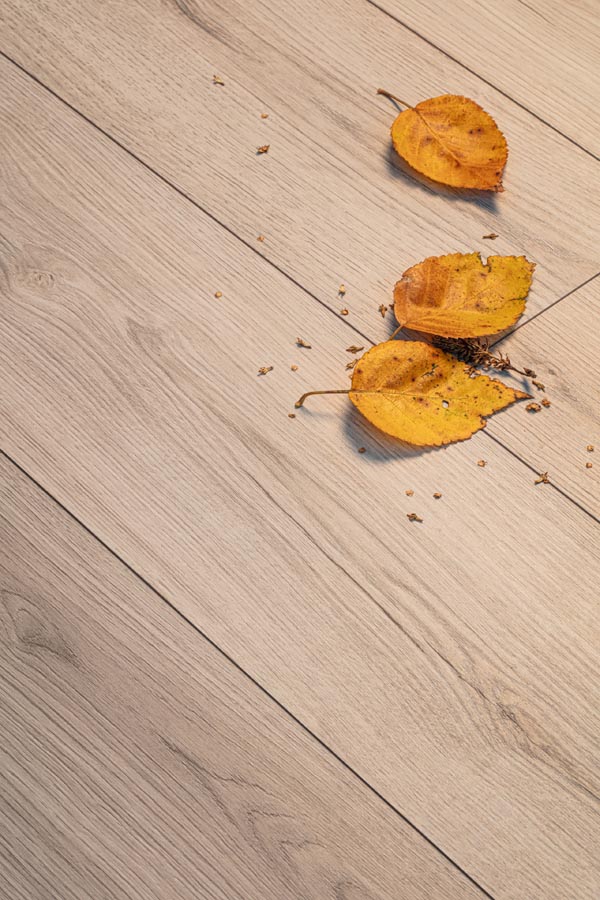 Sandolo tölgy fózolt laminált padló 8mm - Image 3